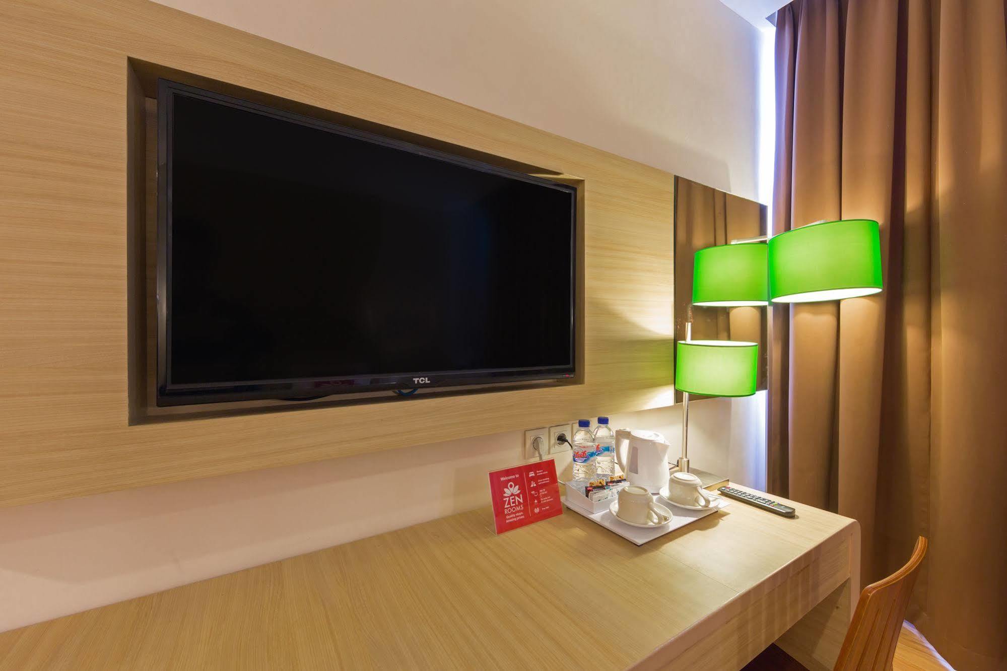 Zen Rooms Kuta Tuban Suites Eksteriør bilde