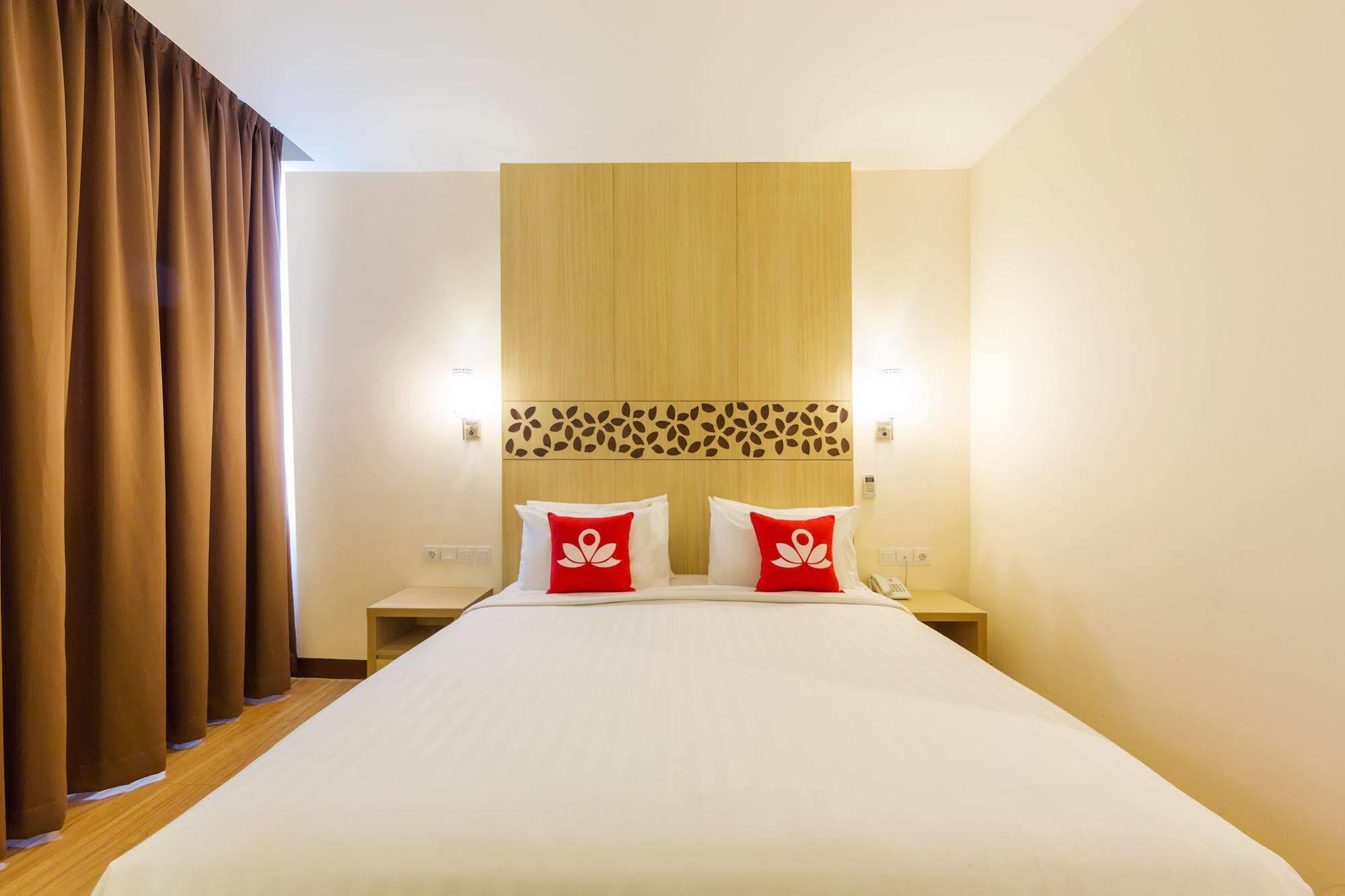 Zen Rooms Kuta Tuban Suites Eksteriør bilde