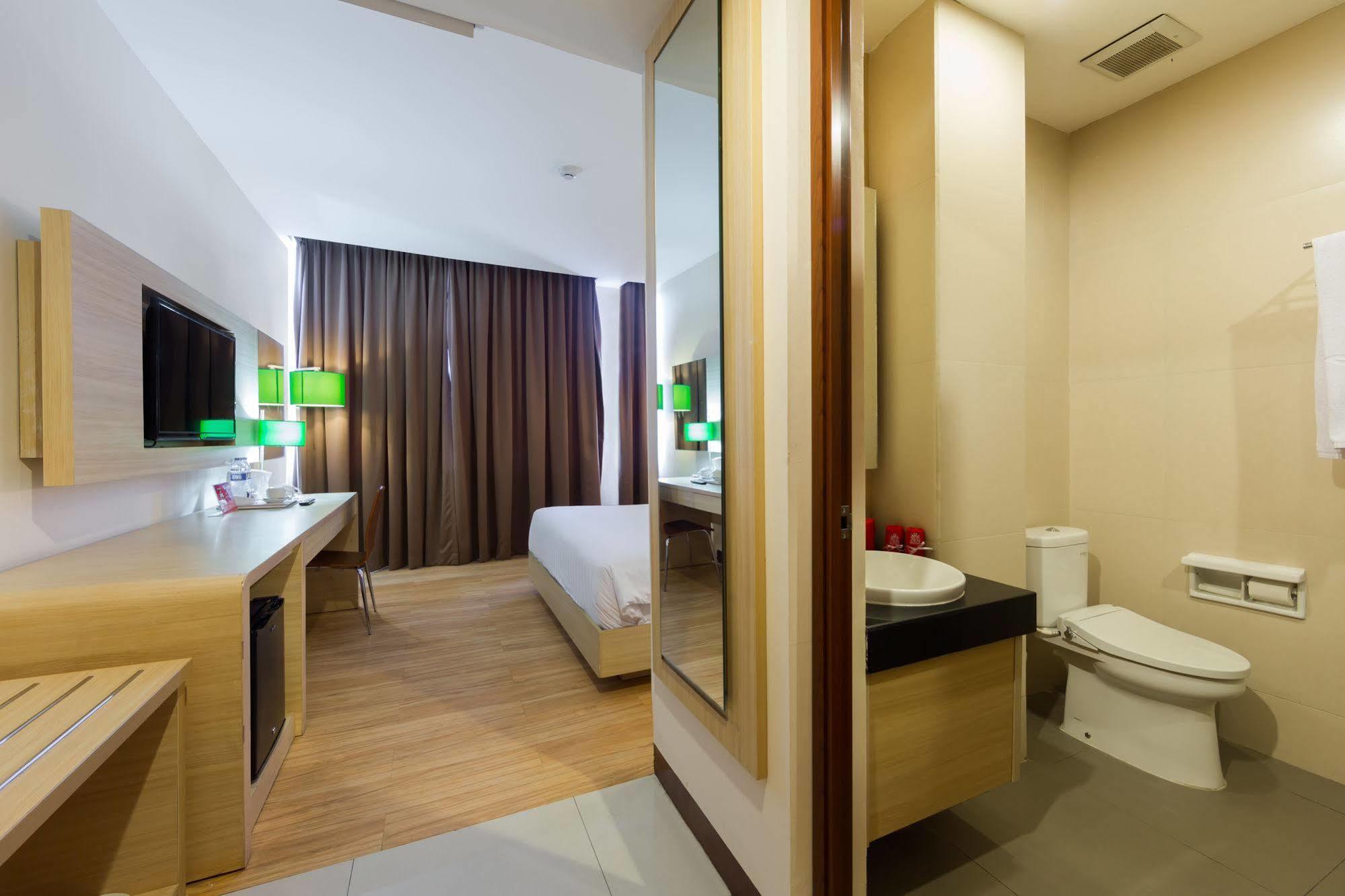 Zen Rooms Kuta Tuban Suites Eksteriør bilde