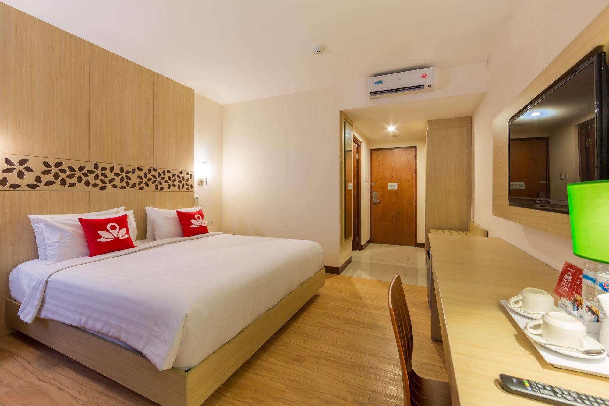 Zen Rooms Kuta Tuban Suites Eksteriør bilde