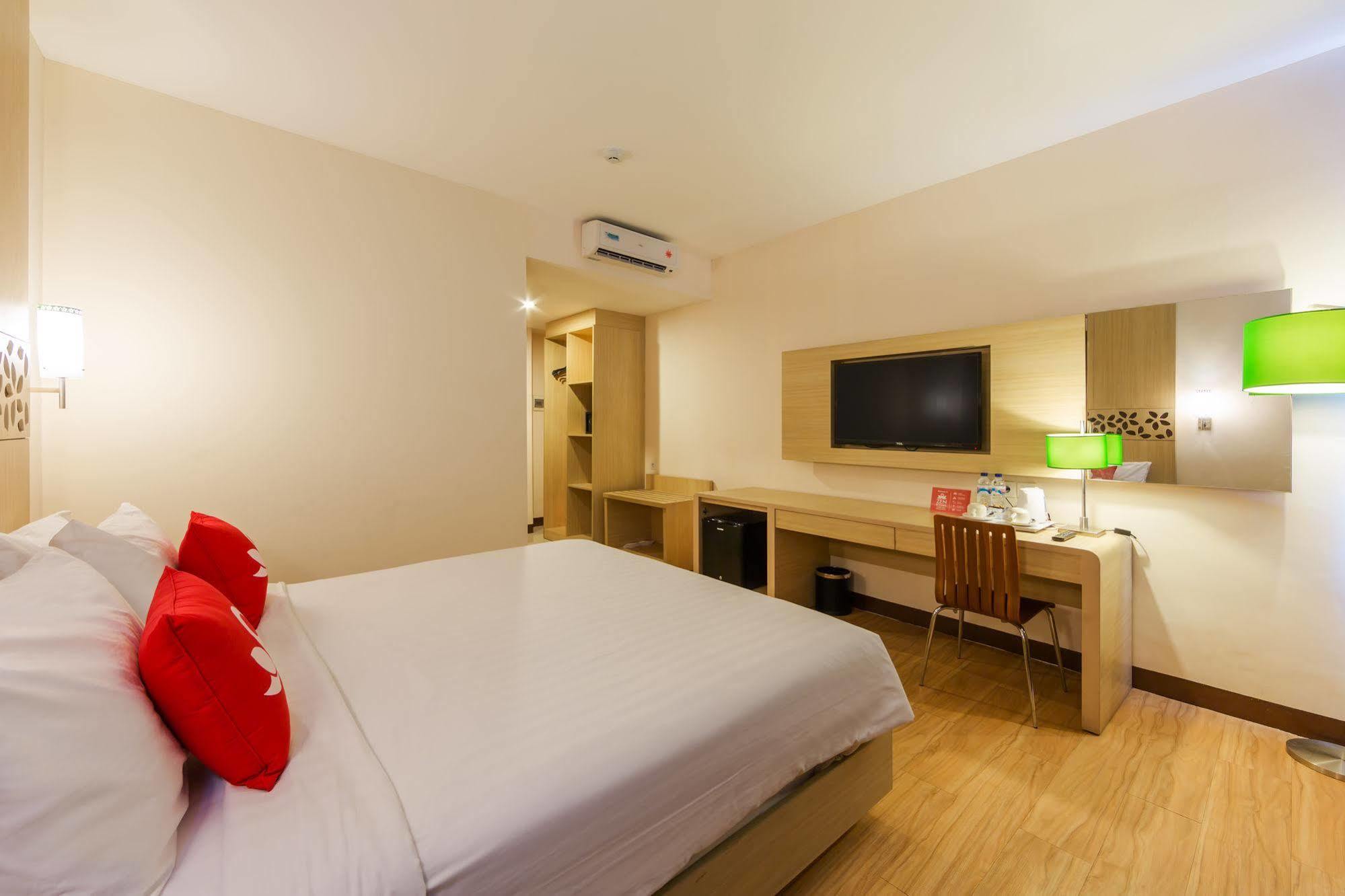 Zen Rooms Kuta Tuban Suites Eksteriør bilde